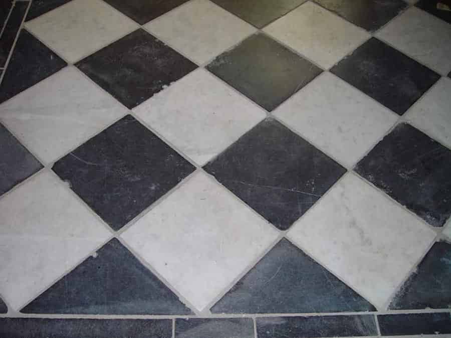 Antiek-marmer-met-Basicle-Noir-de-Mazy