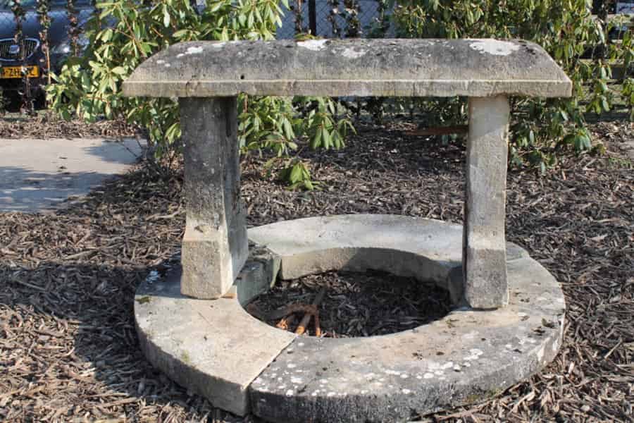 Antieke-Franse-Zandstenen-Putrand