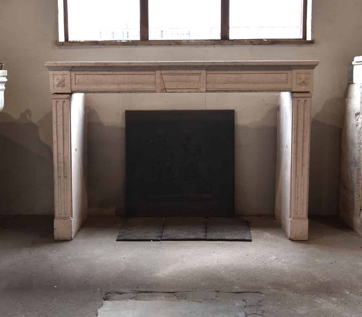 Antieke-marmerstenen-voorzetschouw