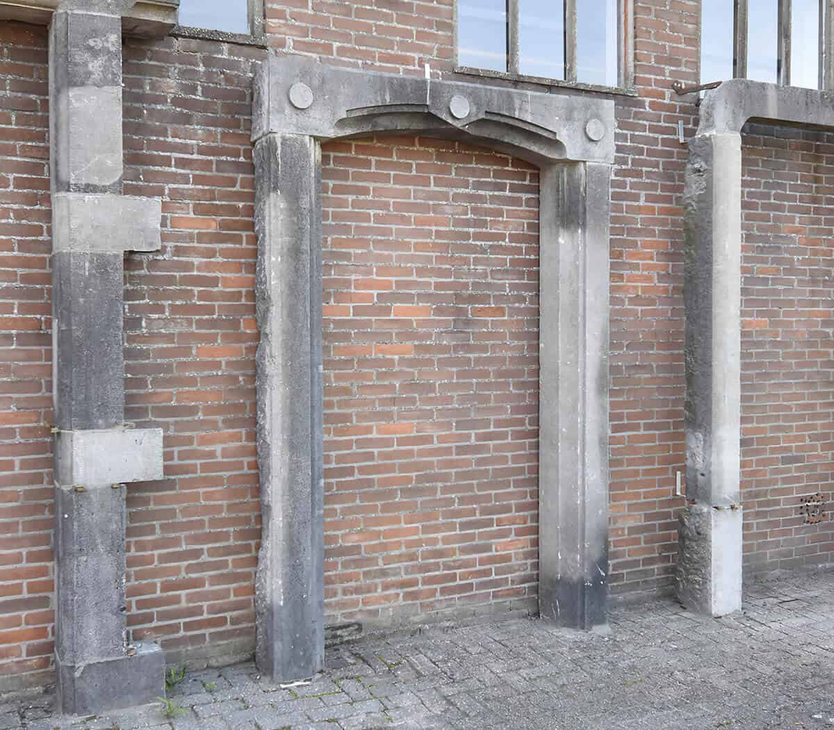 Belgisch-hardstenen-portiek