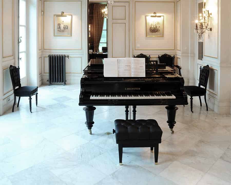 Carrara marmer, licht verouderd