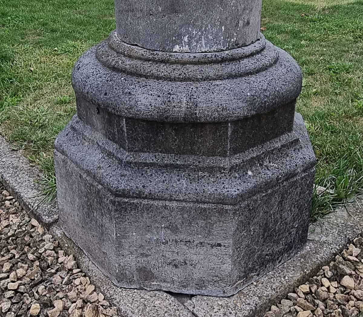 Set-van-2-arduinen-zuilen