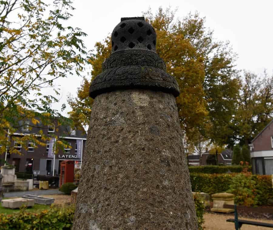 Stenen-bak-met-vrijstaande-fontein