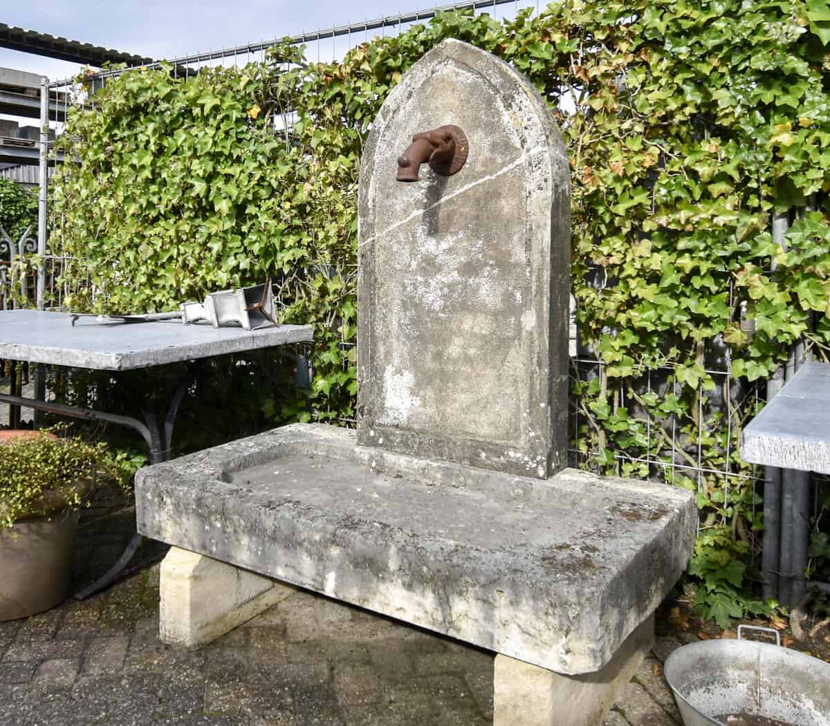 Wandfontein-uit-Franse-steen