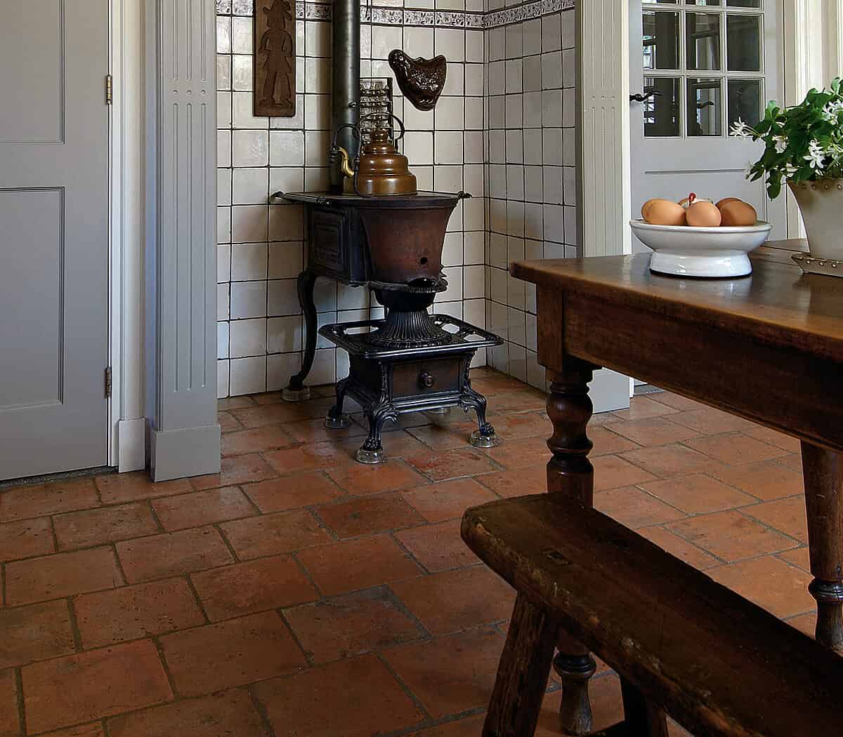 antieke-hollandse-rode-plavuizen