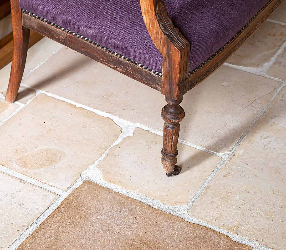 bankje-op-antieke-bourgondische-dallen