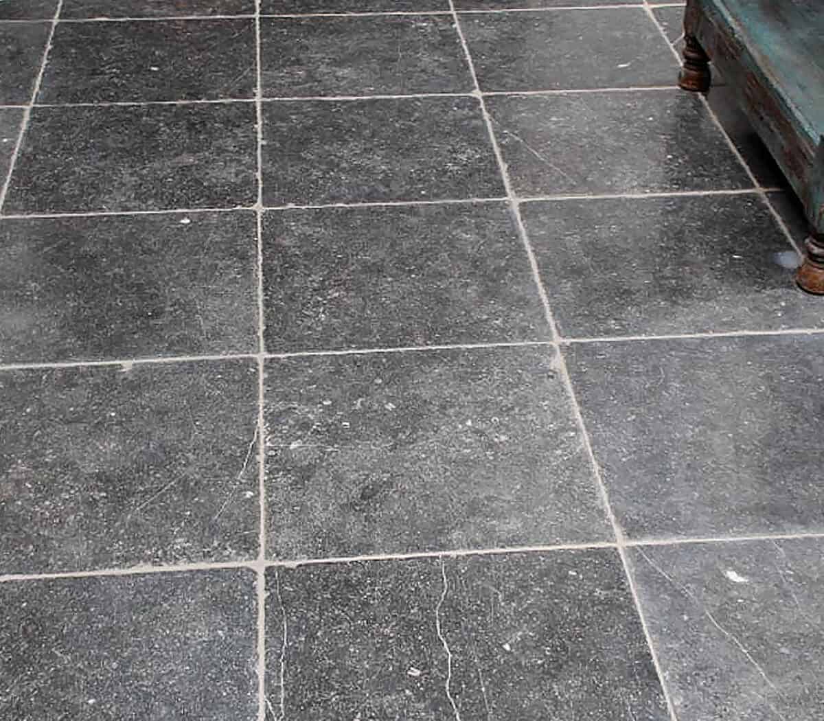 belgisch-hardsteen-namur-grof-verouderd