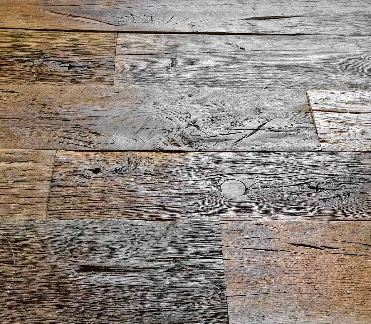 massief-oud-eiken-vloerdelen-geschuurd