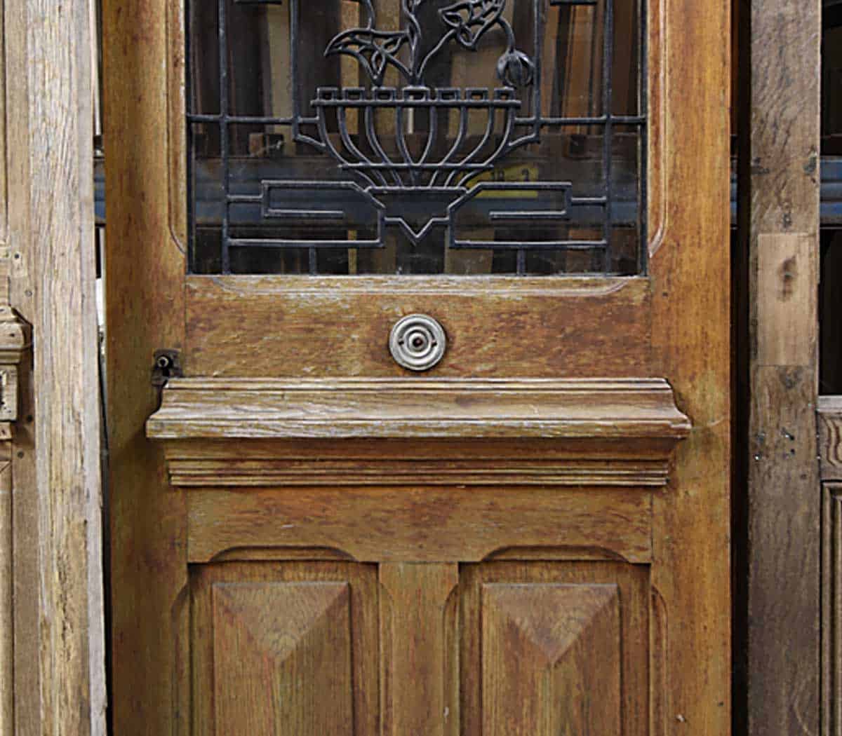 Eiken-voordeur-met-raamijzer