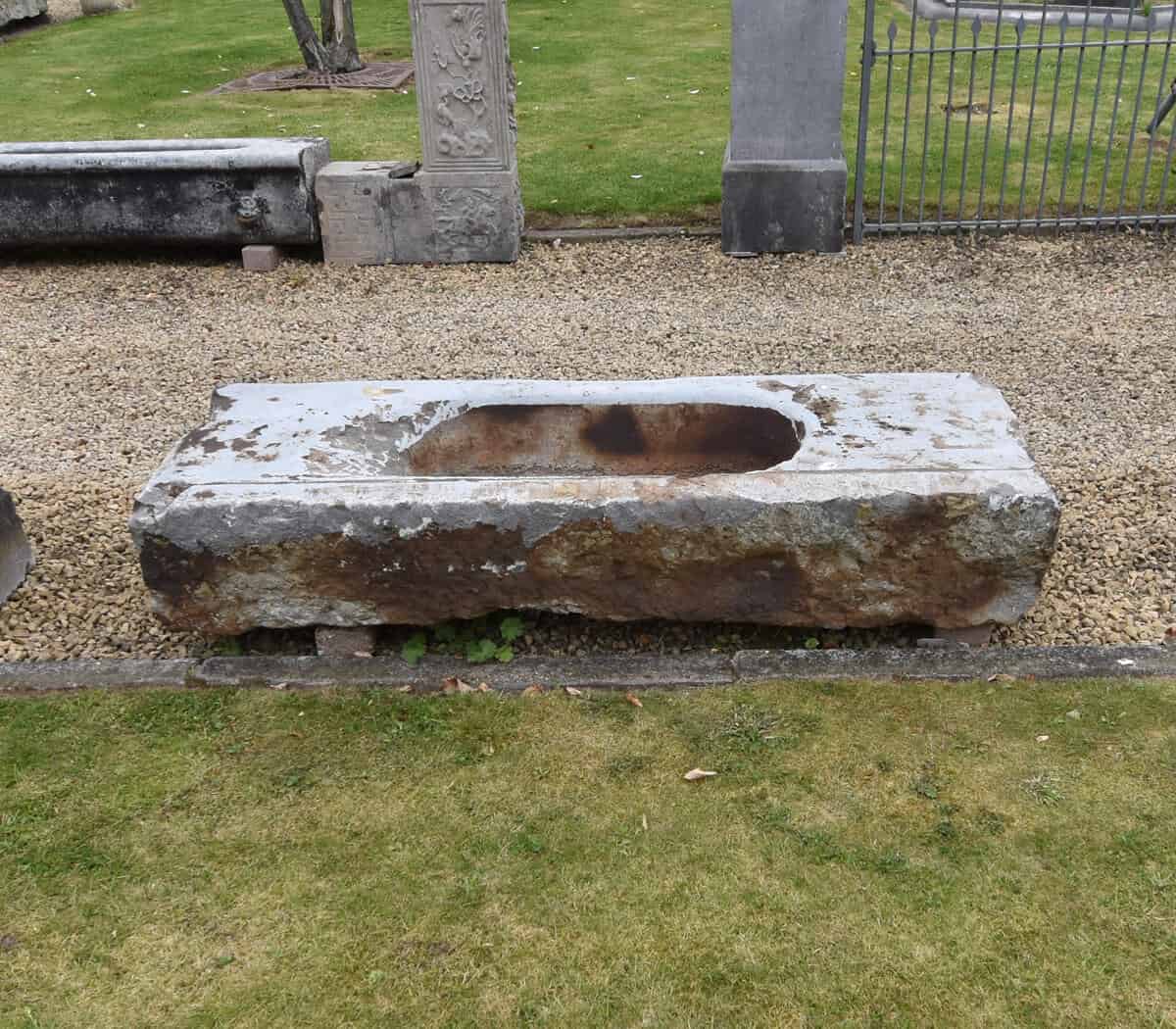 belgisch-hardstenen-trog