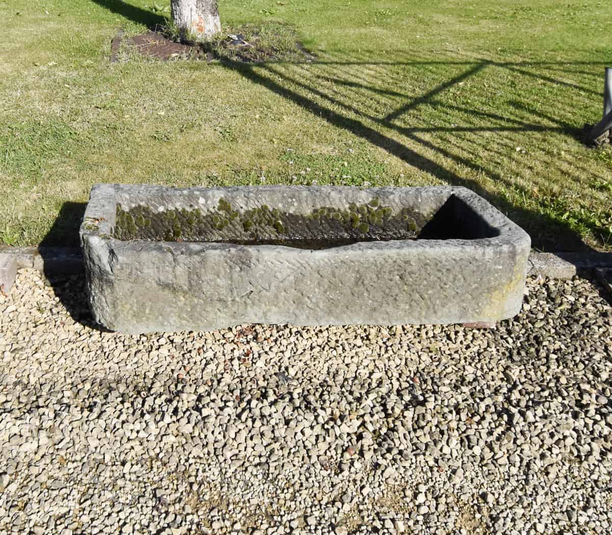 belgisch-hardstenen-trog