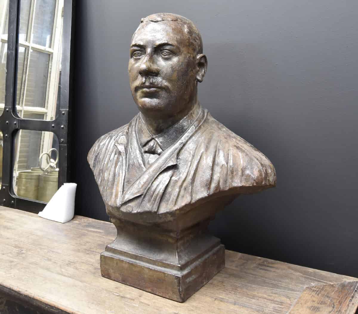 ijzeren-buste