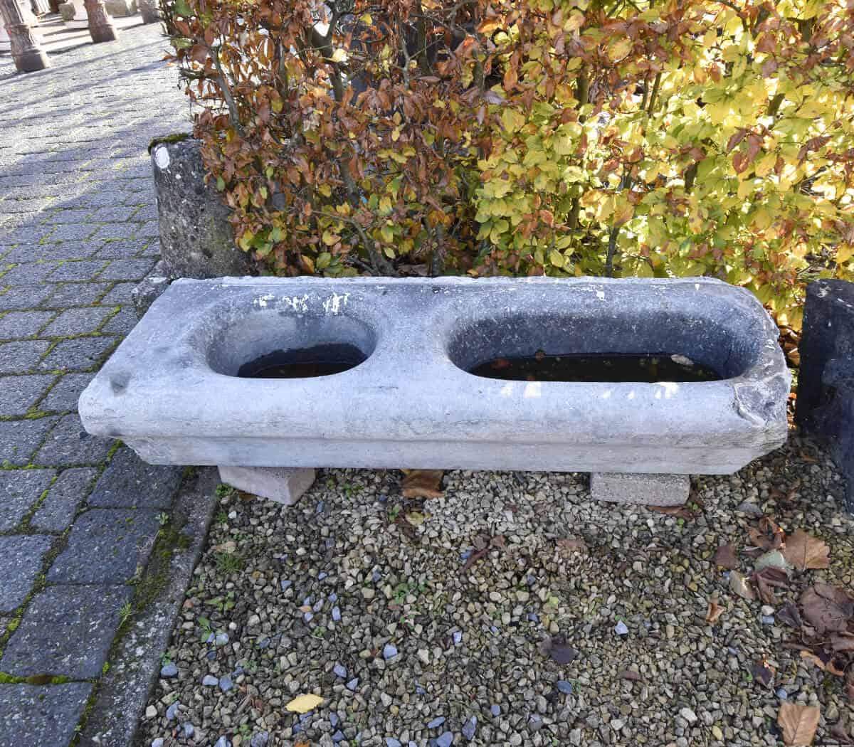 Belgisch-hardstenen-trog