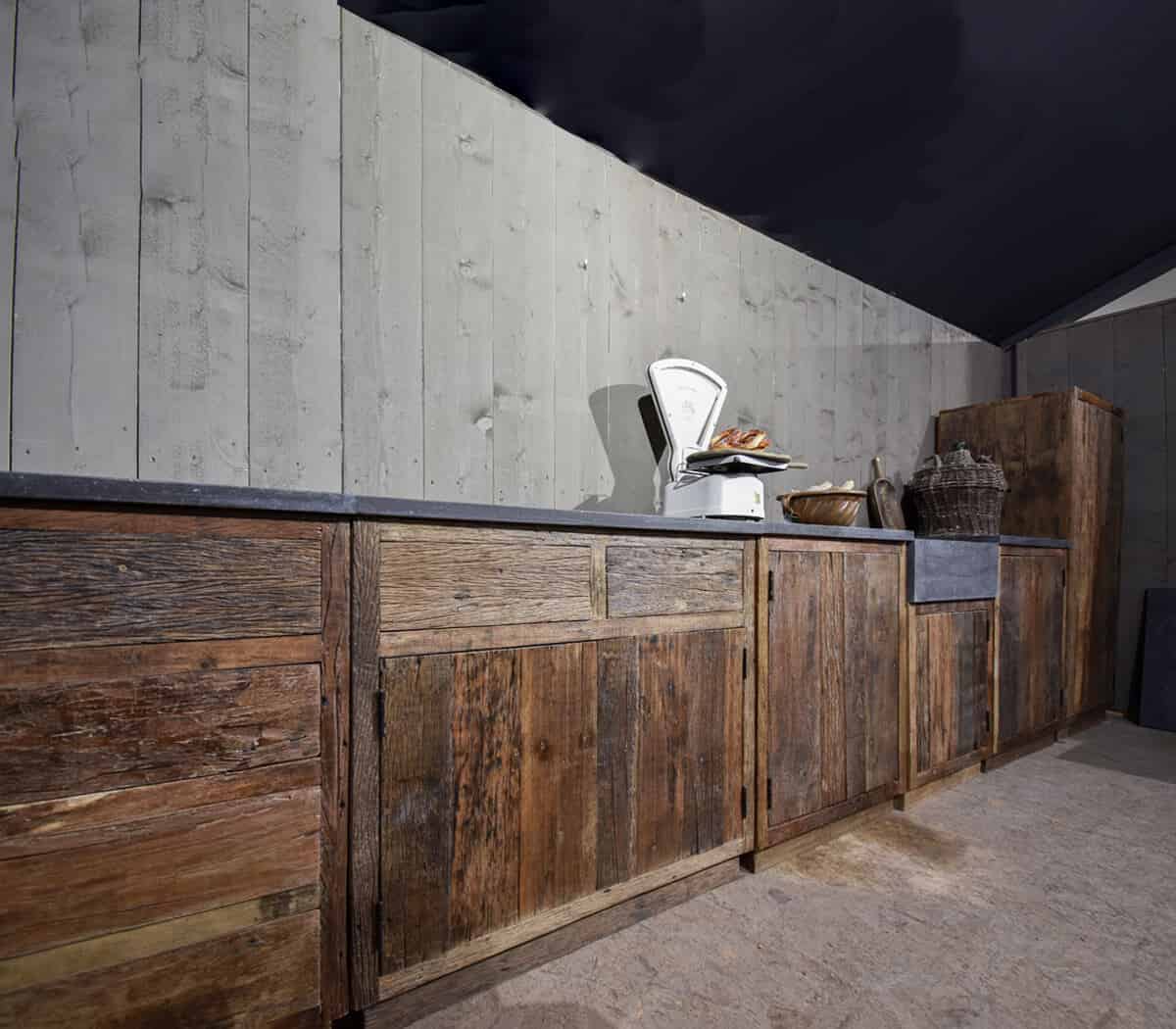 Keuken met hardstenen blad