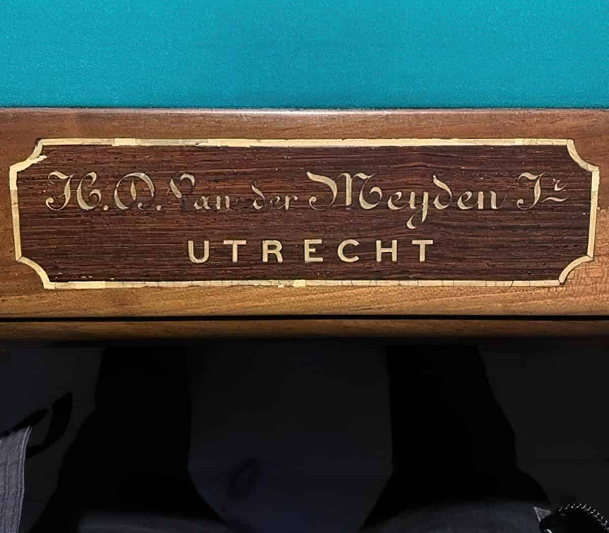 Biljard-met-toebehoren