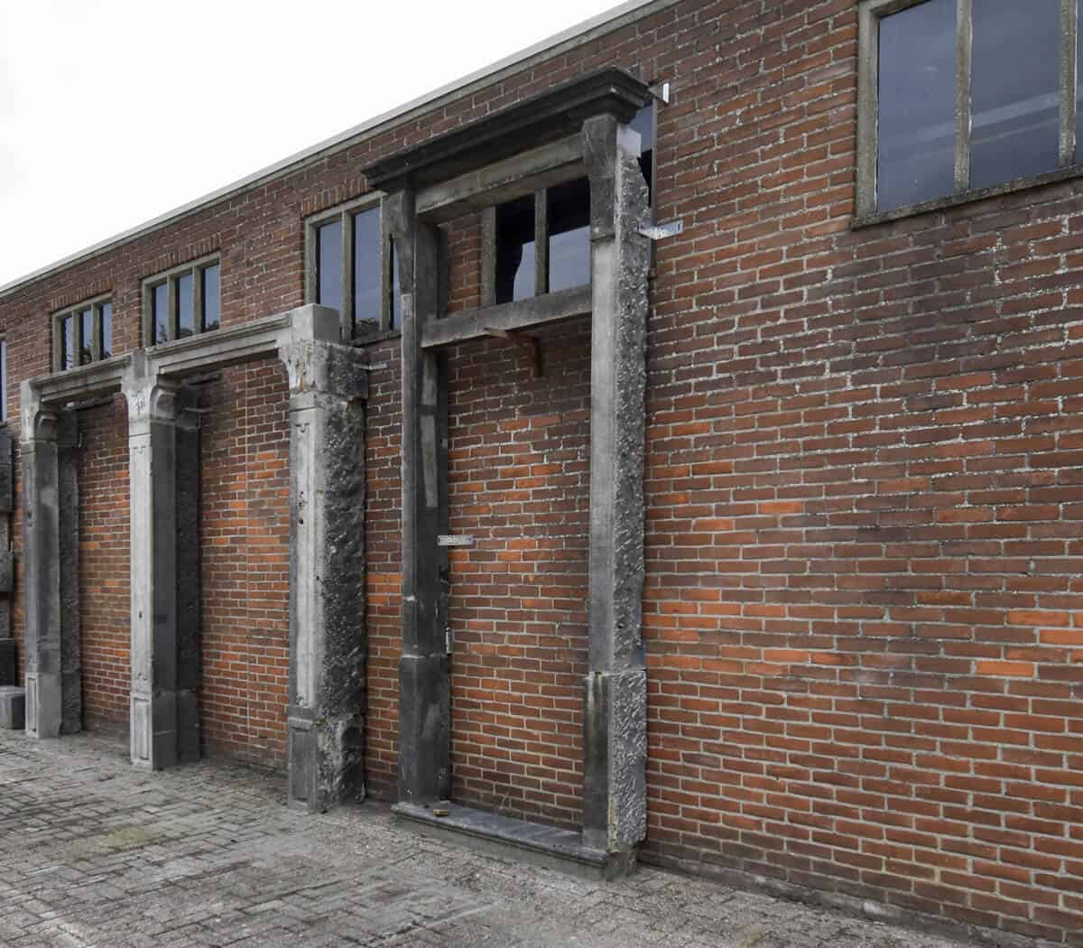 Belgich-hardstenen-portiek