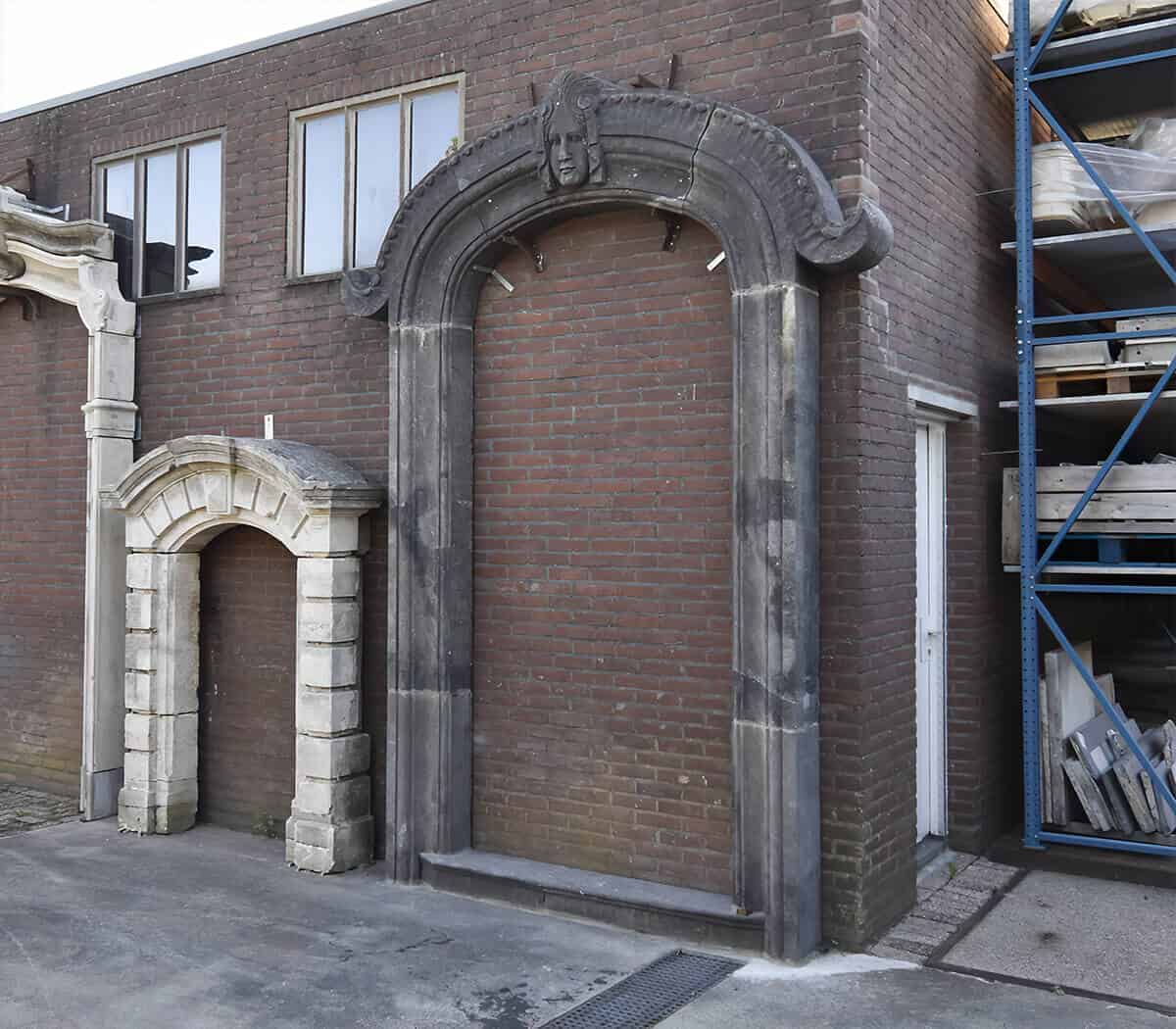 Belgisch-hardstenen-portiek