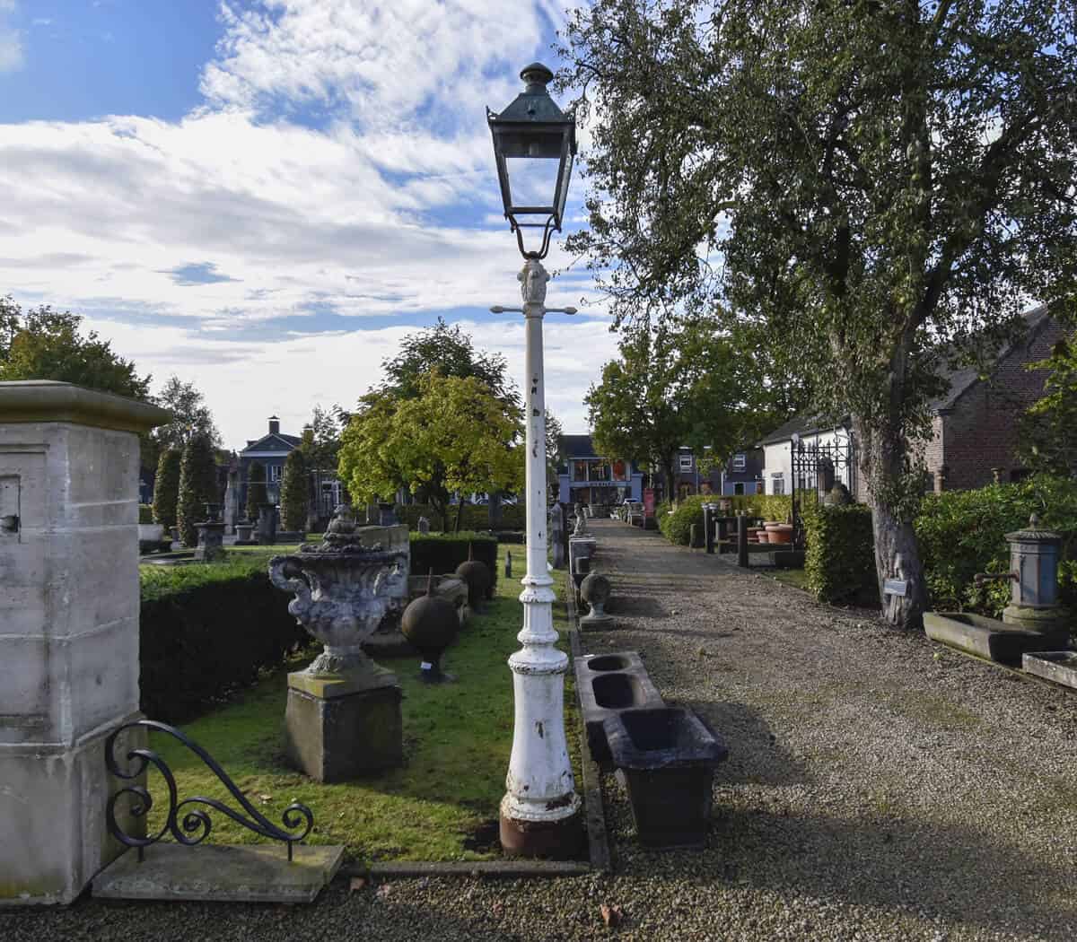 Lantaarnpaal-met-kap