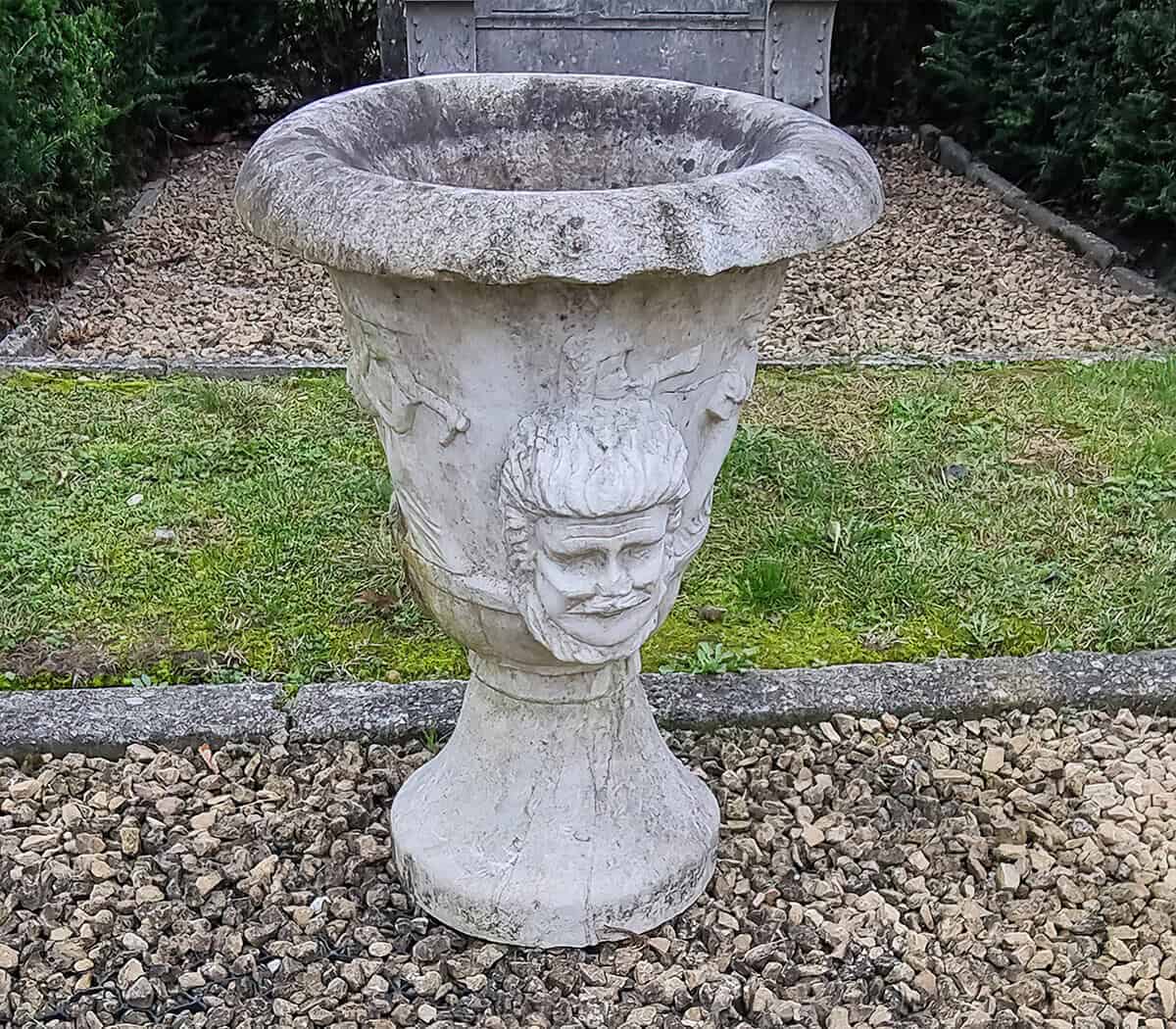 Set-van-2-marmeren-vazen