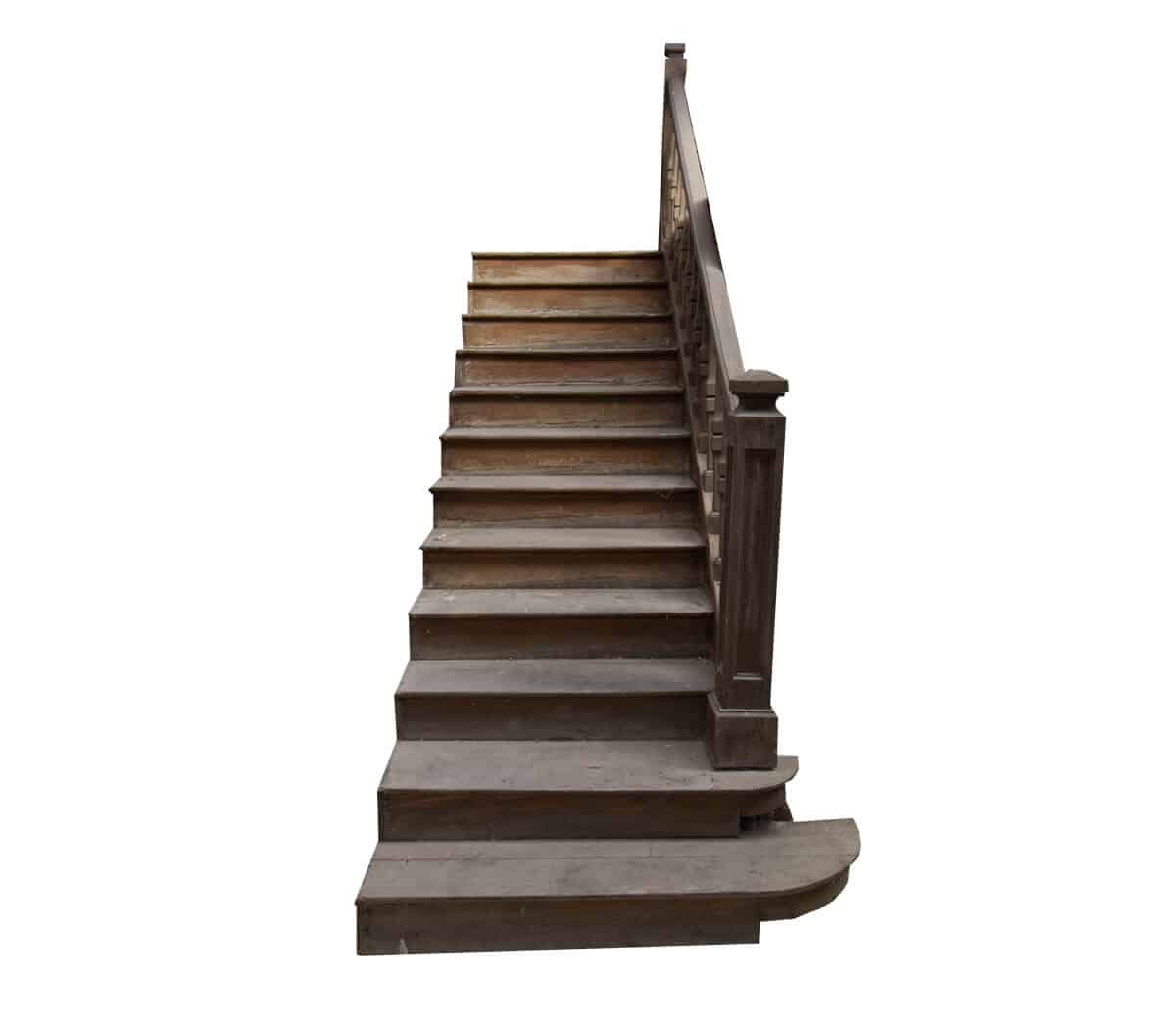 Oude-houten-trap-met-leuning