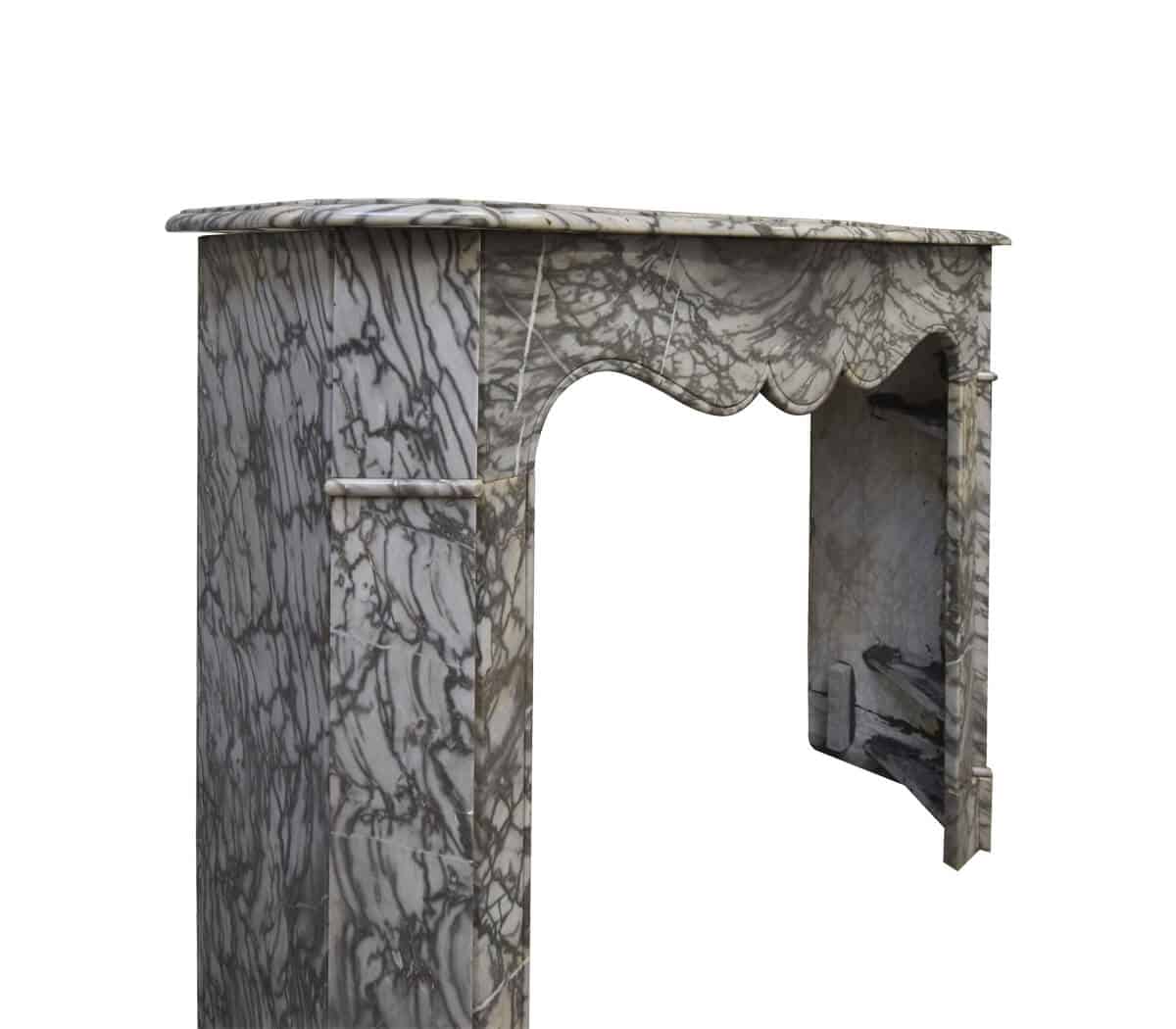 Marmeren-pompadour-voorzetschouw