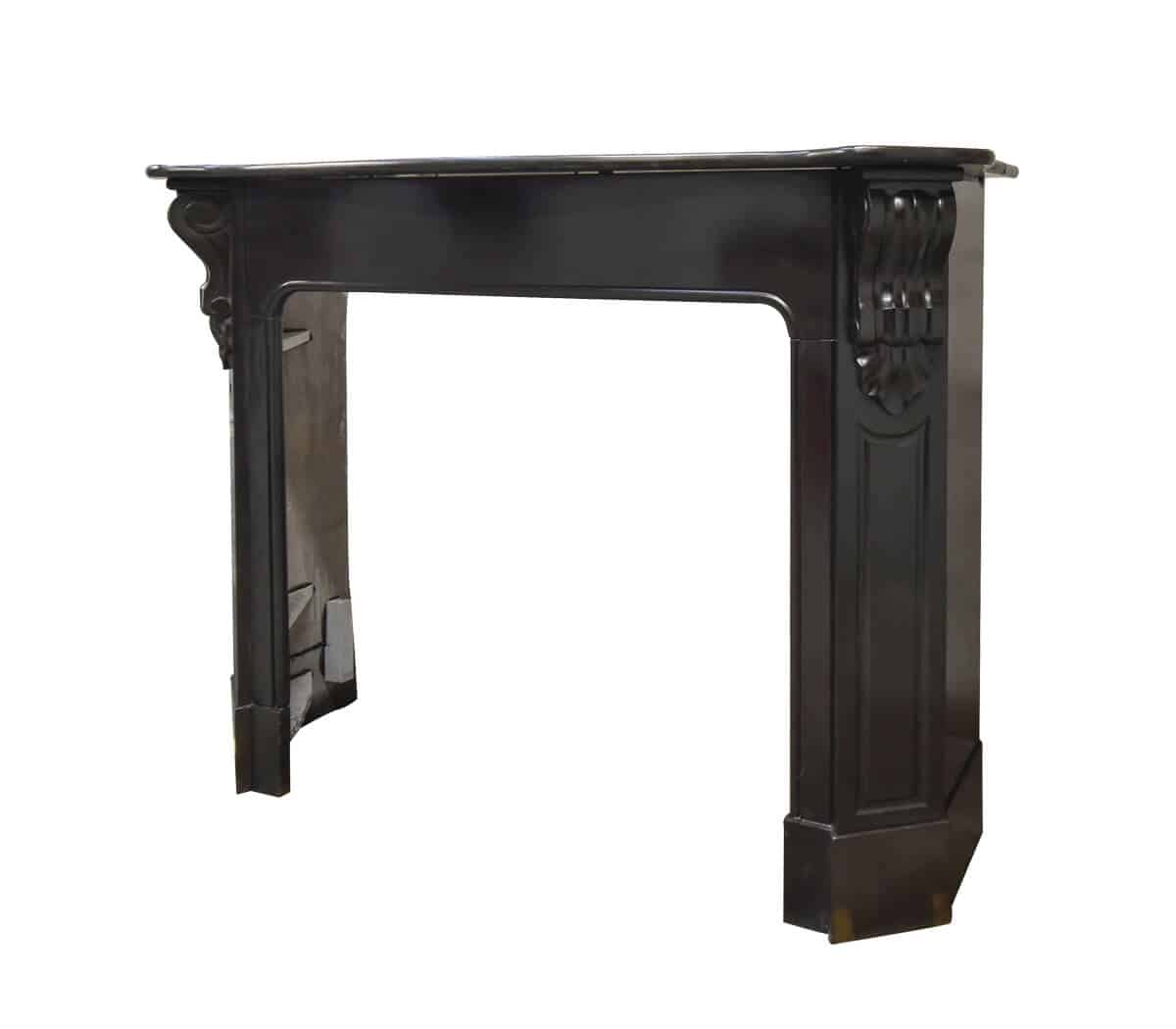 Zwart-marmeren-modillion-ombouwschouw-