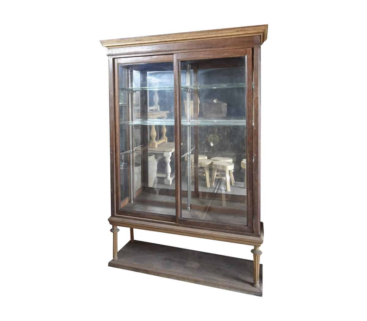 Antieke-vitrinekast