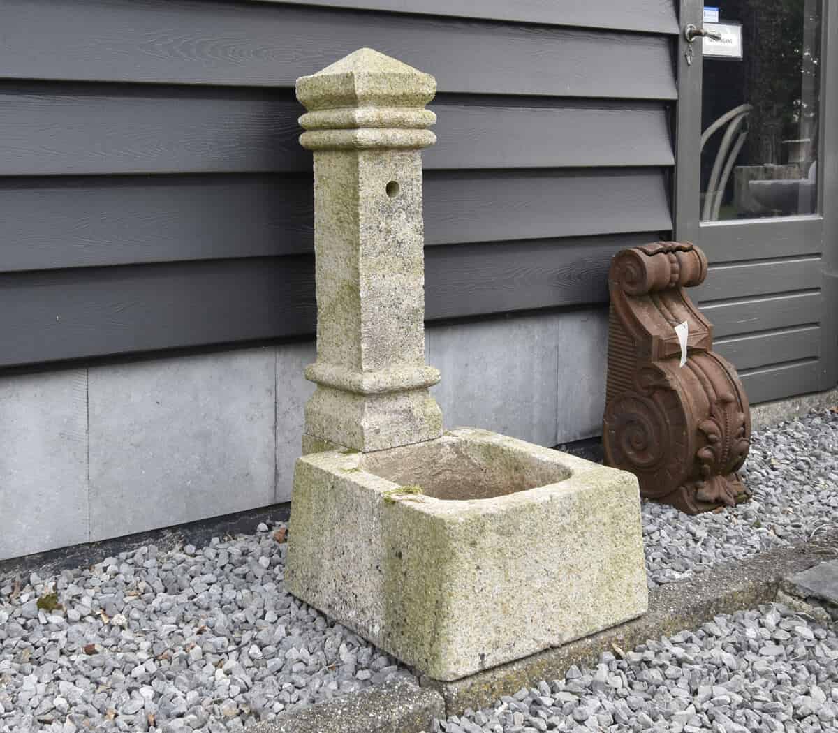 Kleine-granieten-fontein