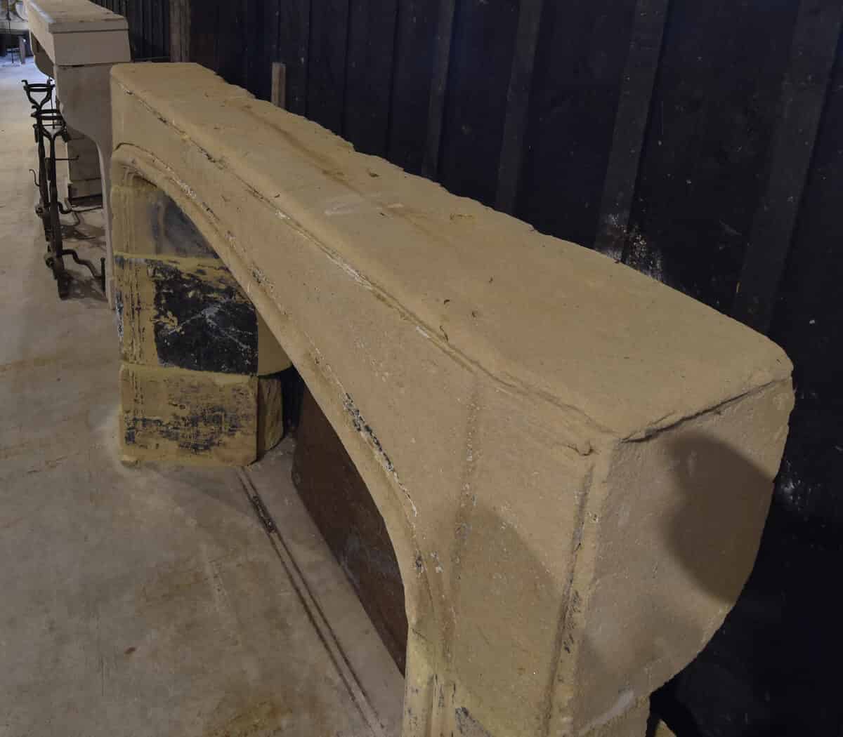 Zandstenen-voorzetschouw