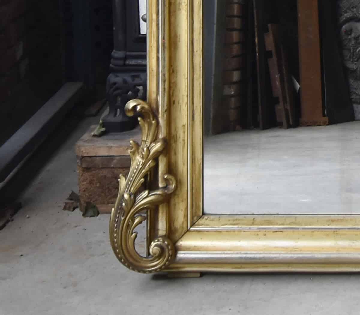 Antieke-spiegel-met-engeltjes