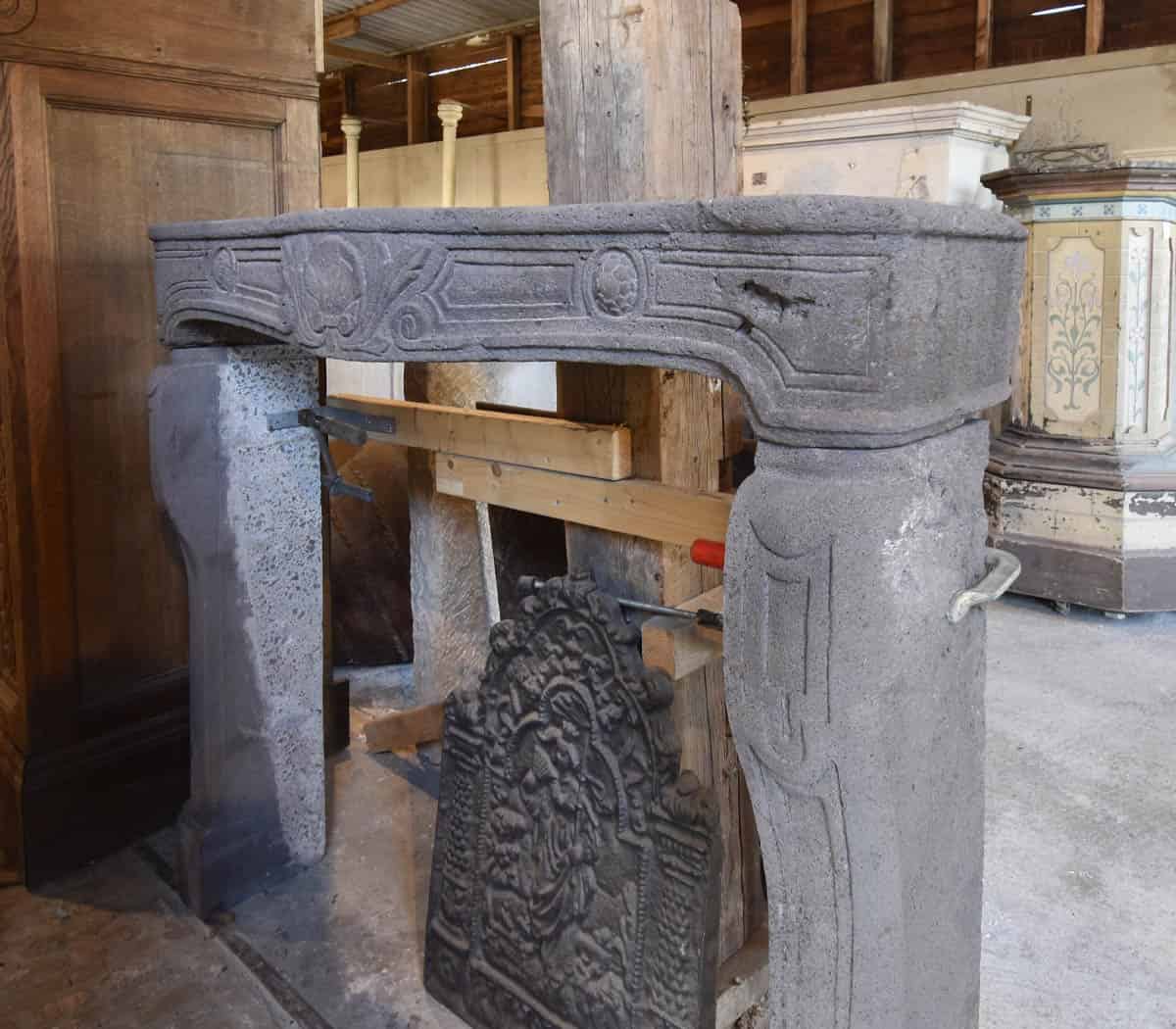 Lavastenen-voorzetschouw