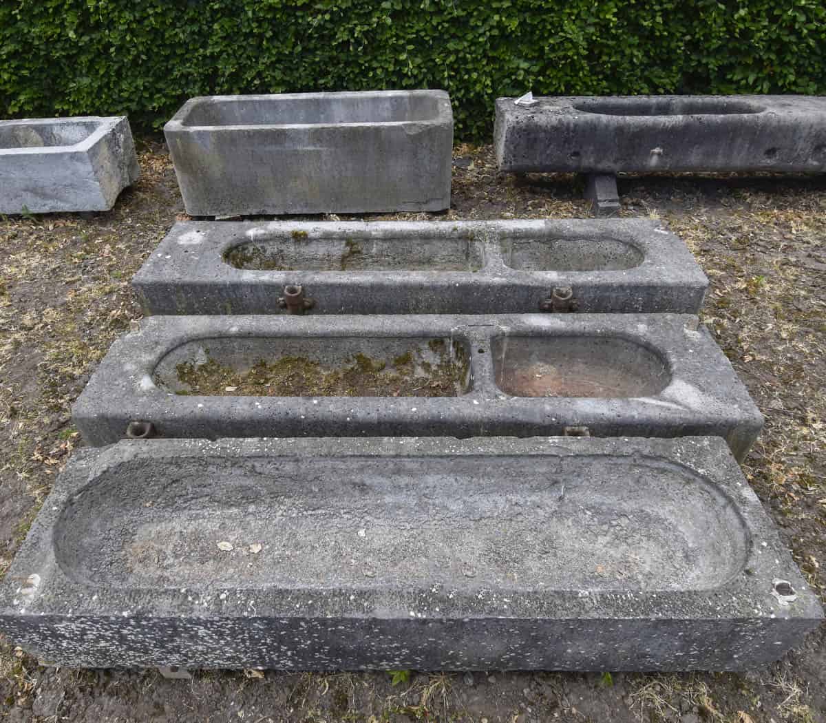 Hardstenen-dubbele-trog