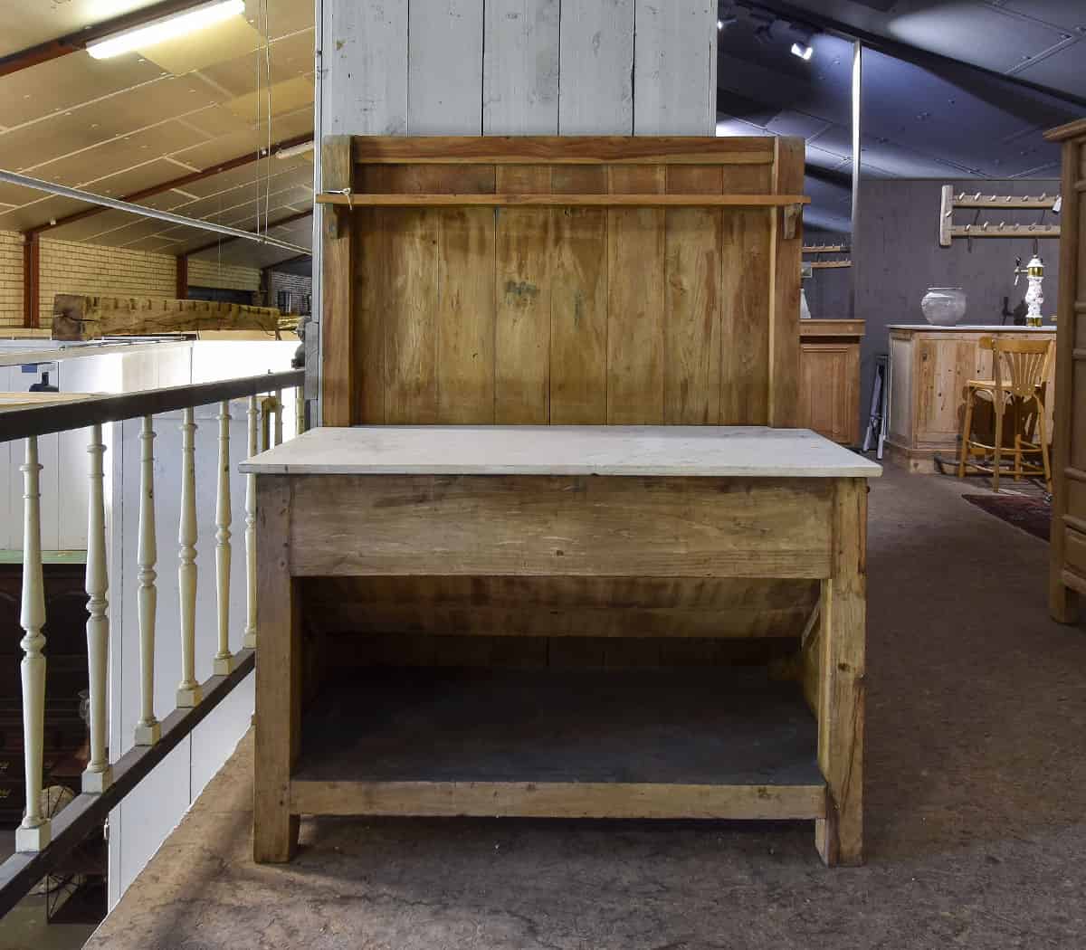 Keukenmeubel-met-marmeren-blad