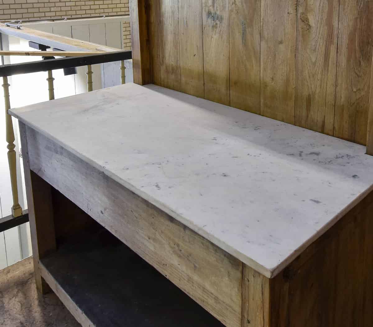 Keukenmeubel-met-marmeren-blad