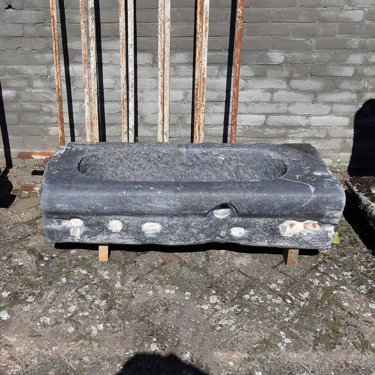 Oude-hardstenen-Trog-geborsteld