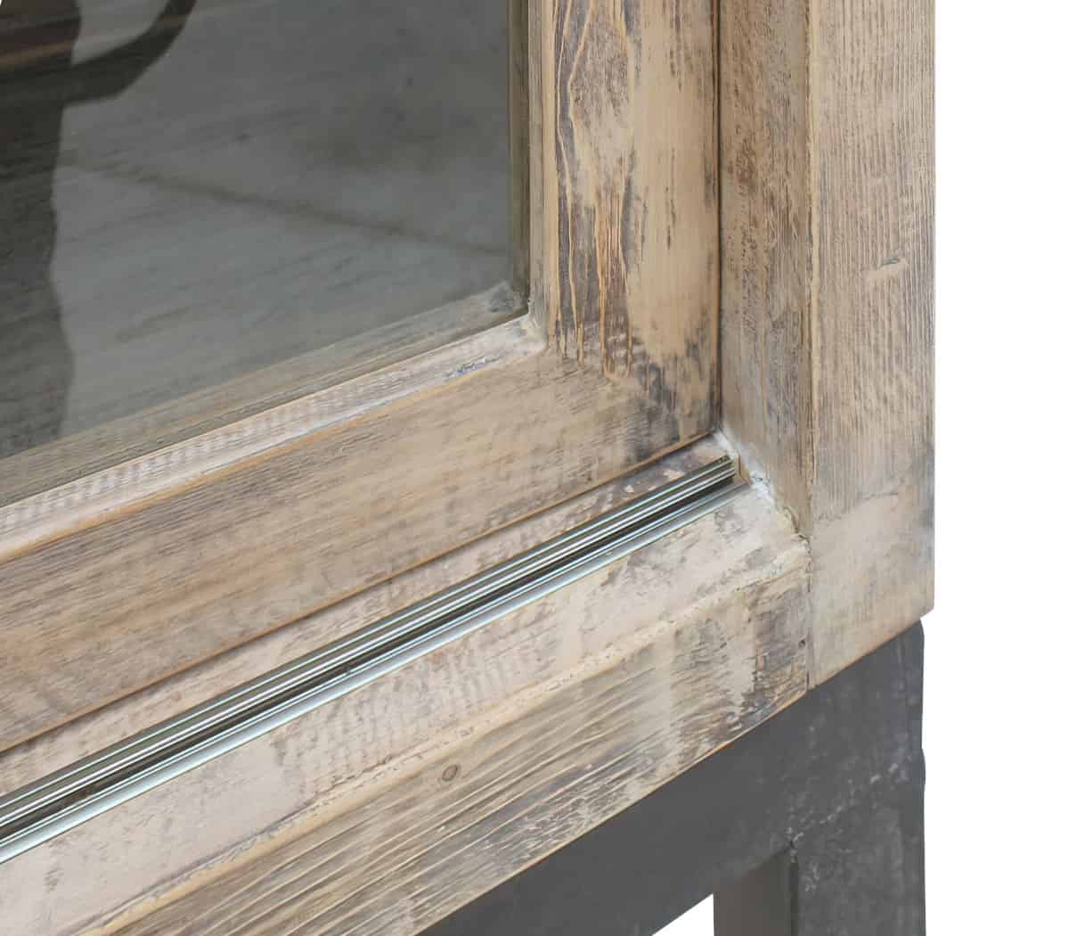 Buffetkast-met-2-deuren-met-glas