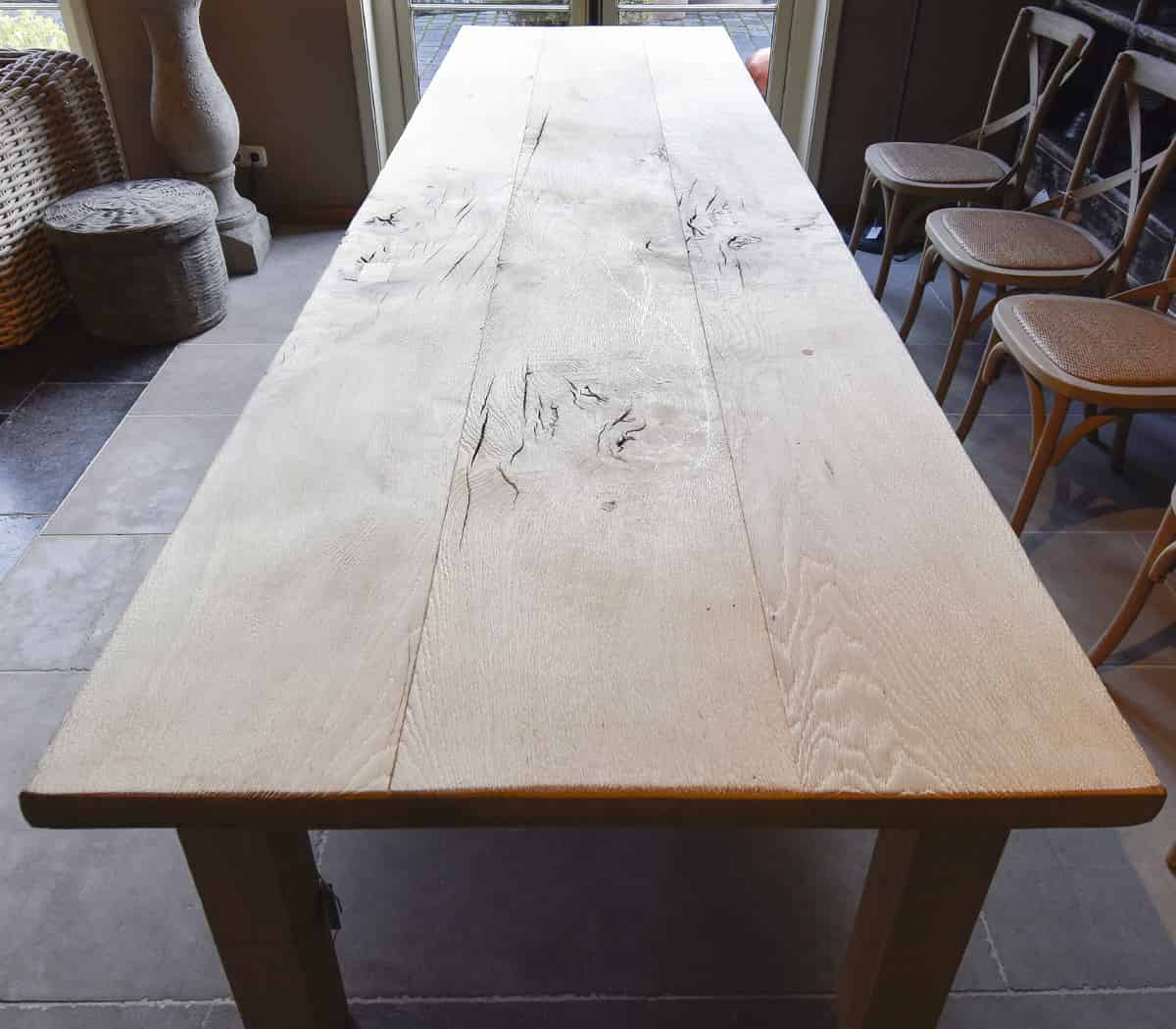 Eiken-eettafel
