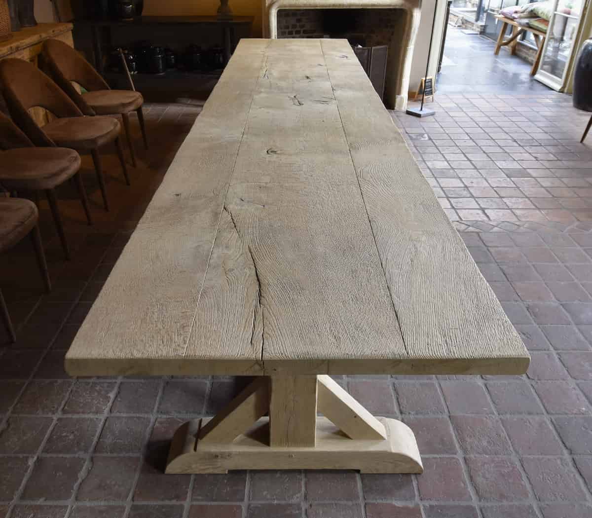 Eiken-kloostertafel-met-kruispoot