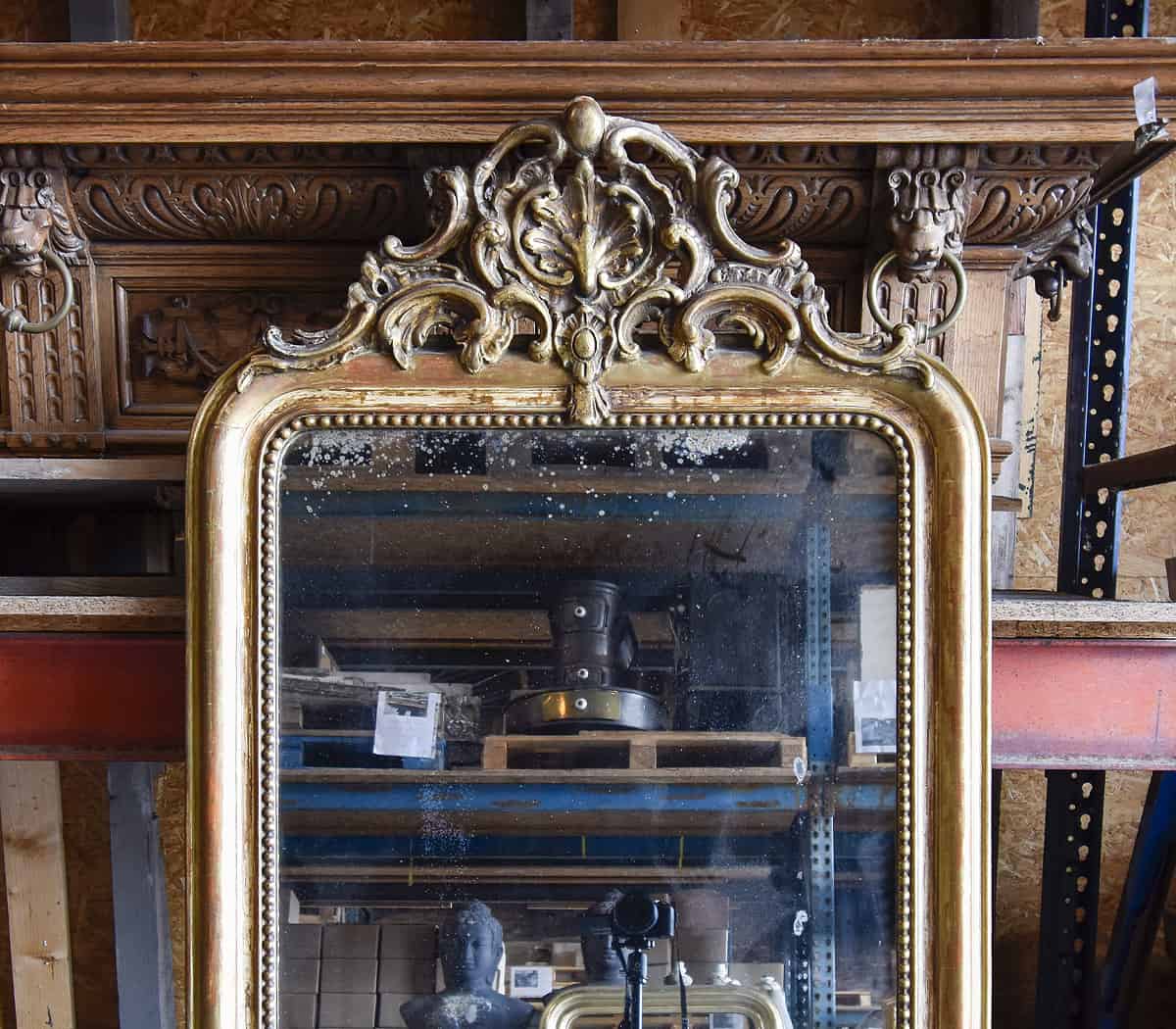 Antieke-kuifspiegel-met-schelpen