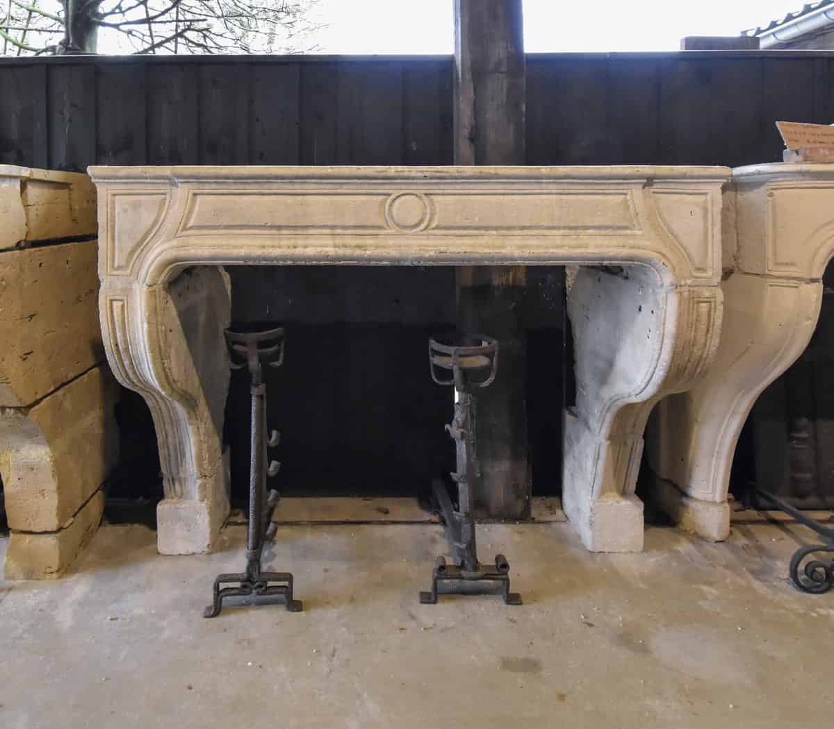 Zandstenen-ombouwschouw