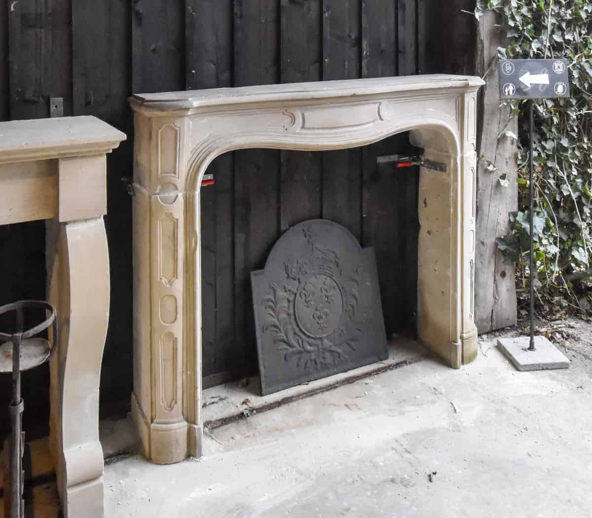 Zandstenen-voorzetschouw