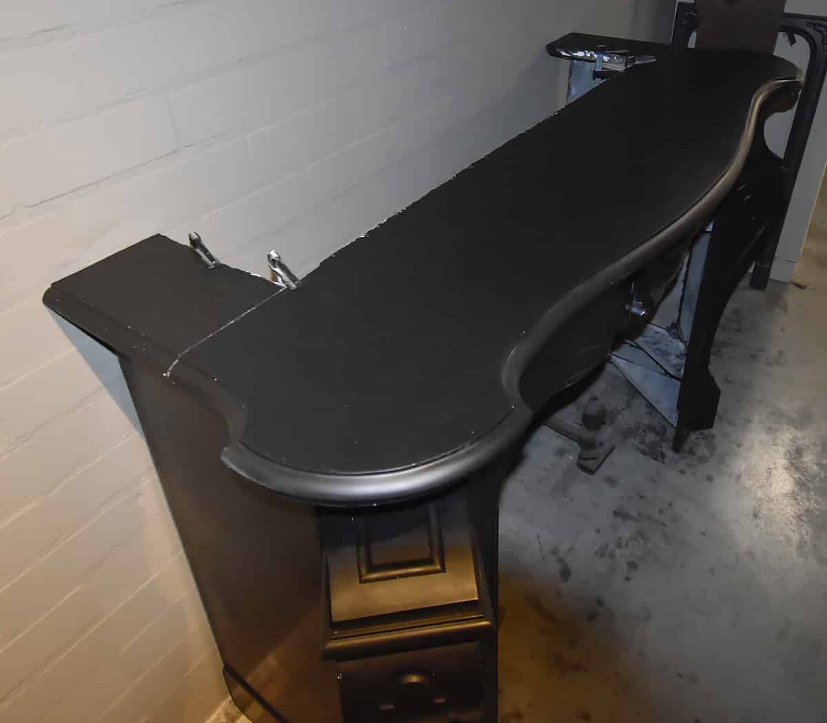 Zwart-marmeren-Louis-XV-ombouwschouw