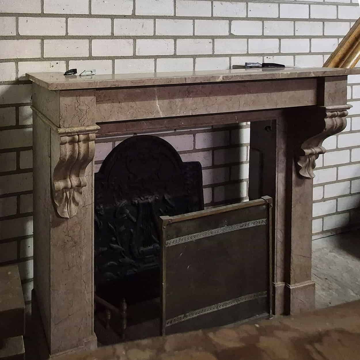 Camel-marmeren-ombouwschouw