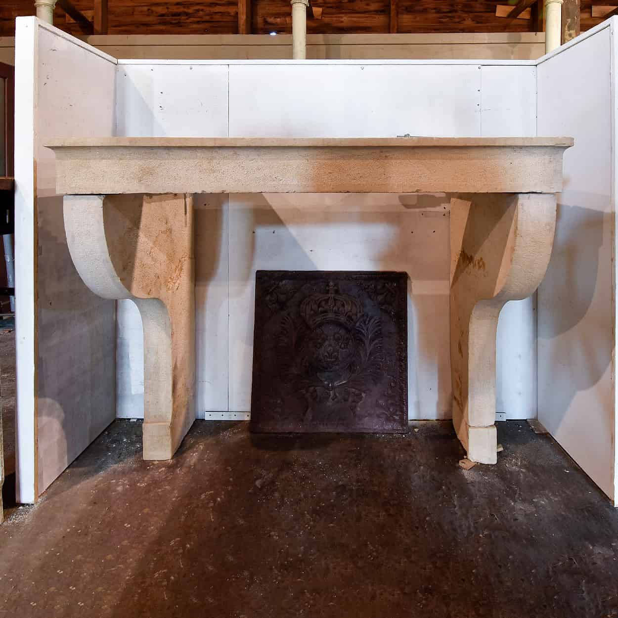 Zandstenen-ombouwschouw