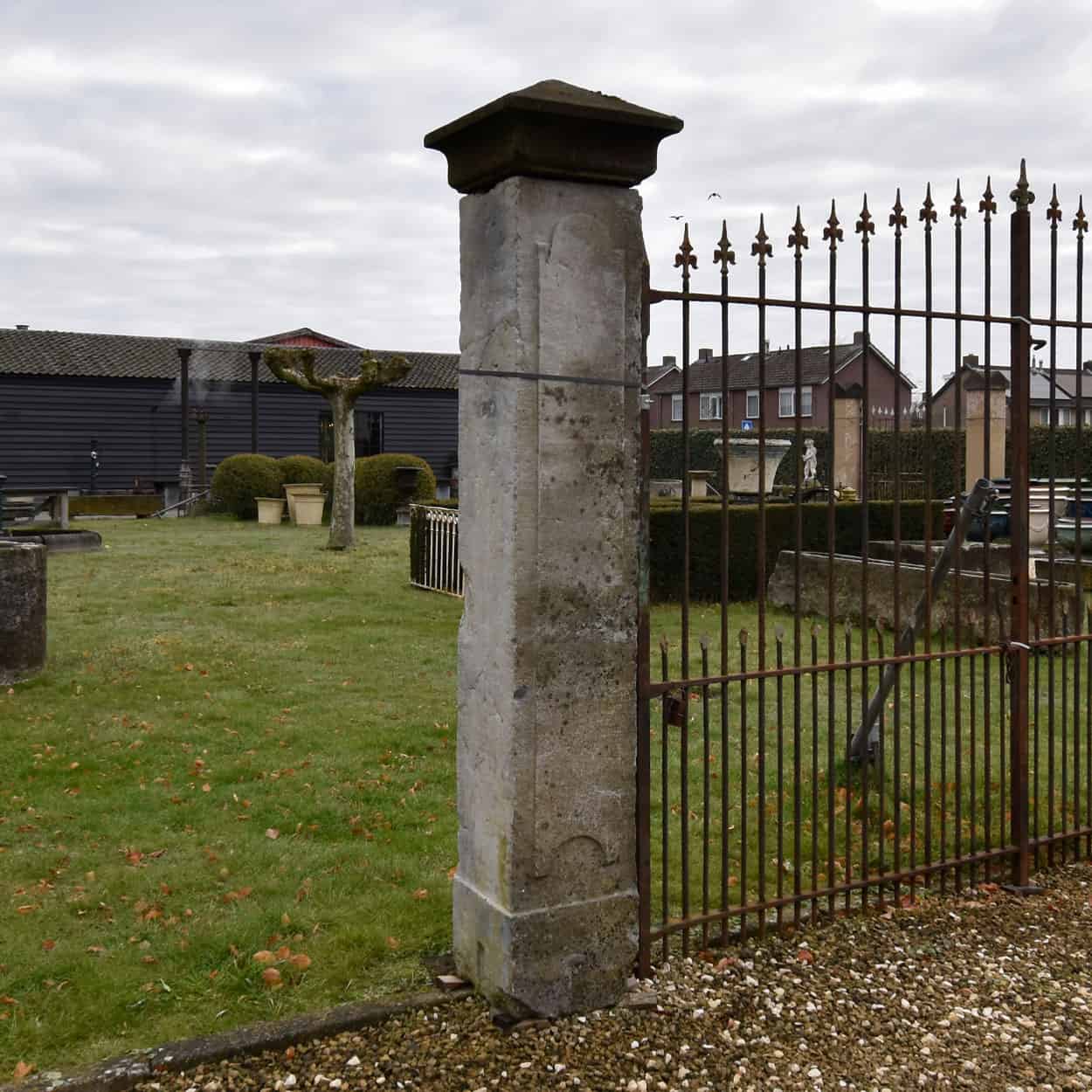 Zandstenen-poortpalen