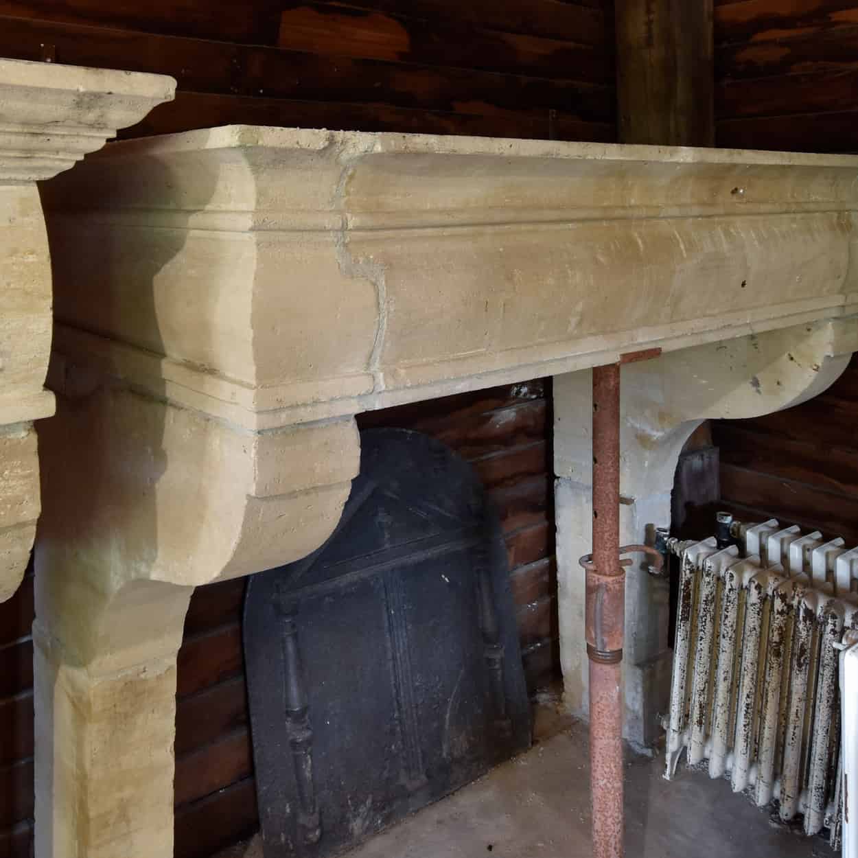 Zandstenen-Louis-XIII-ombouwschouw