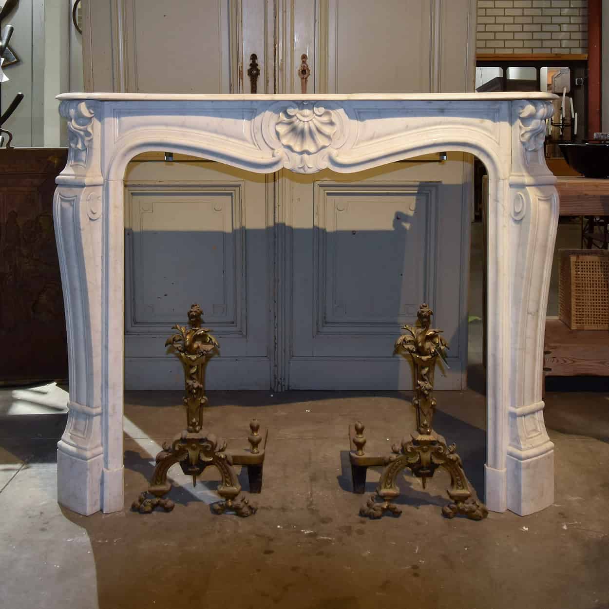 Antieke-Louis-XV-marmeren-ombouwschouw
