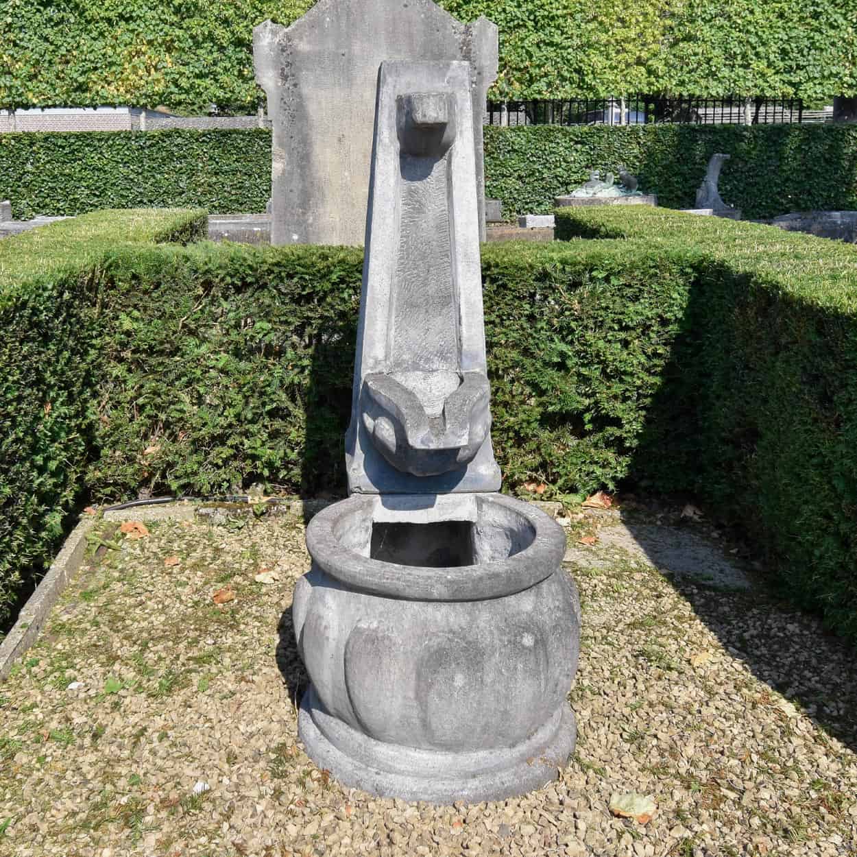 Natuurstenen-fontein
