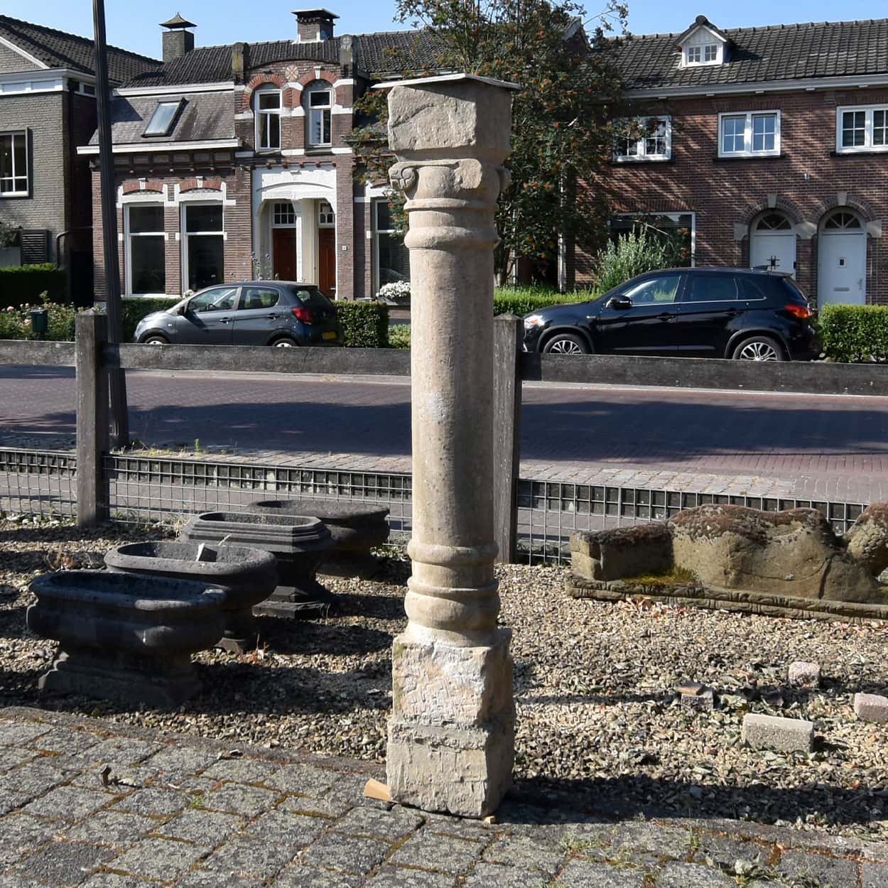 Set van 2 zandstenen palen