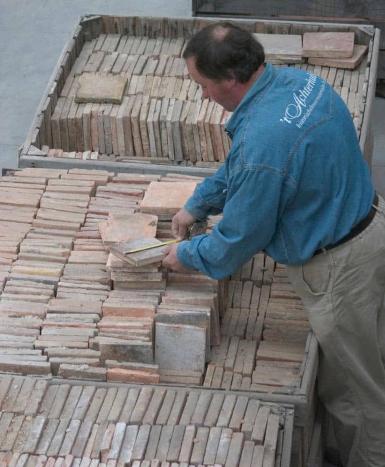 Ambachtelijke-terracotta-plavuis